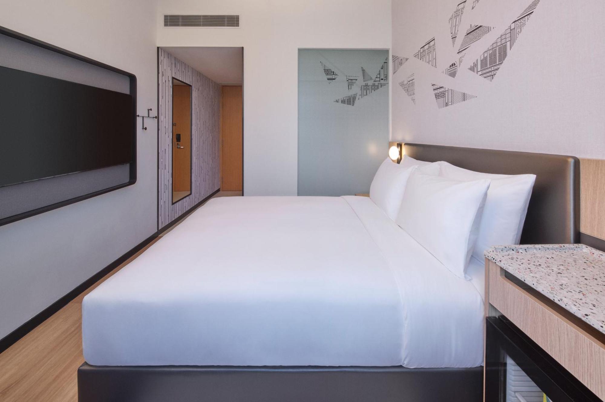 Hotel Ramada By Wyndham At Zhongshan Park 4*