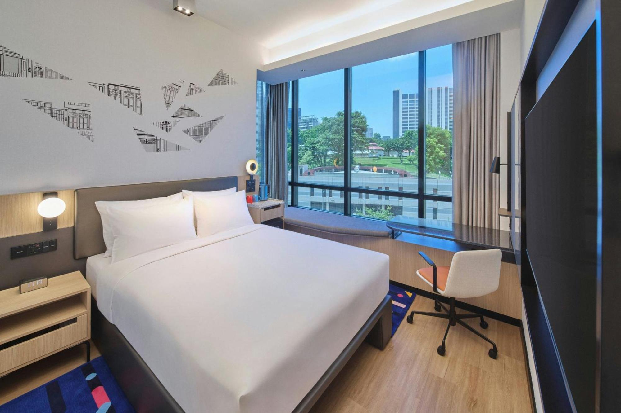 Hotel Ramada By Wyndham At Zhongshan Park 4*