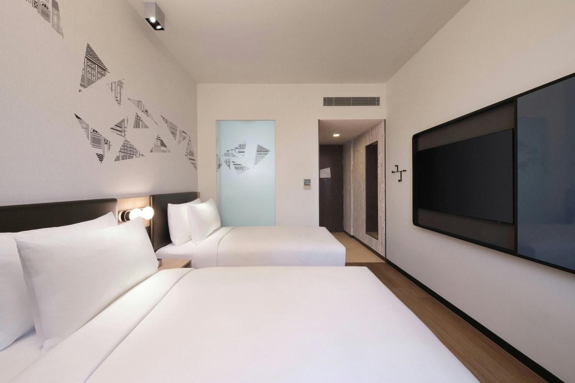 Ramada By Wyndham At Zhongshan Park Hotel